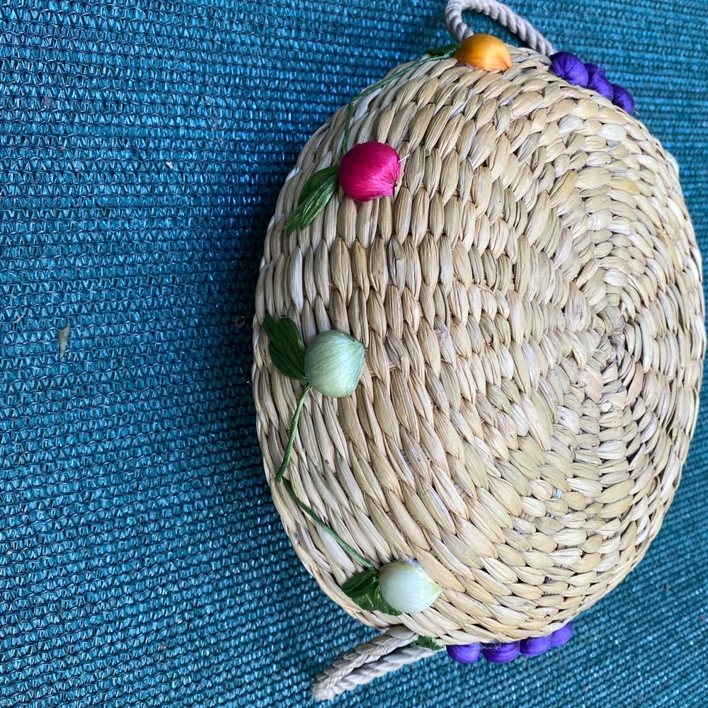 Vintage Basket - Picture 7 of 11